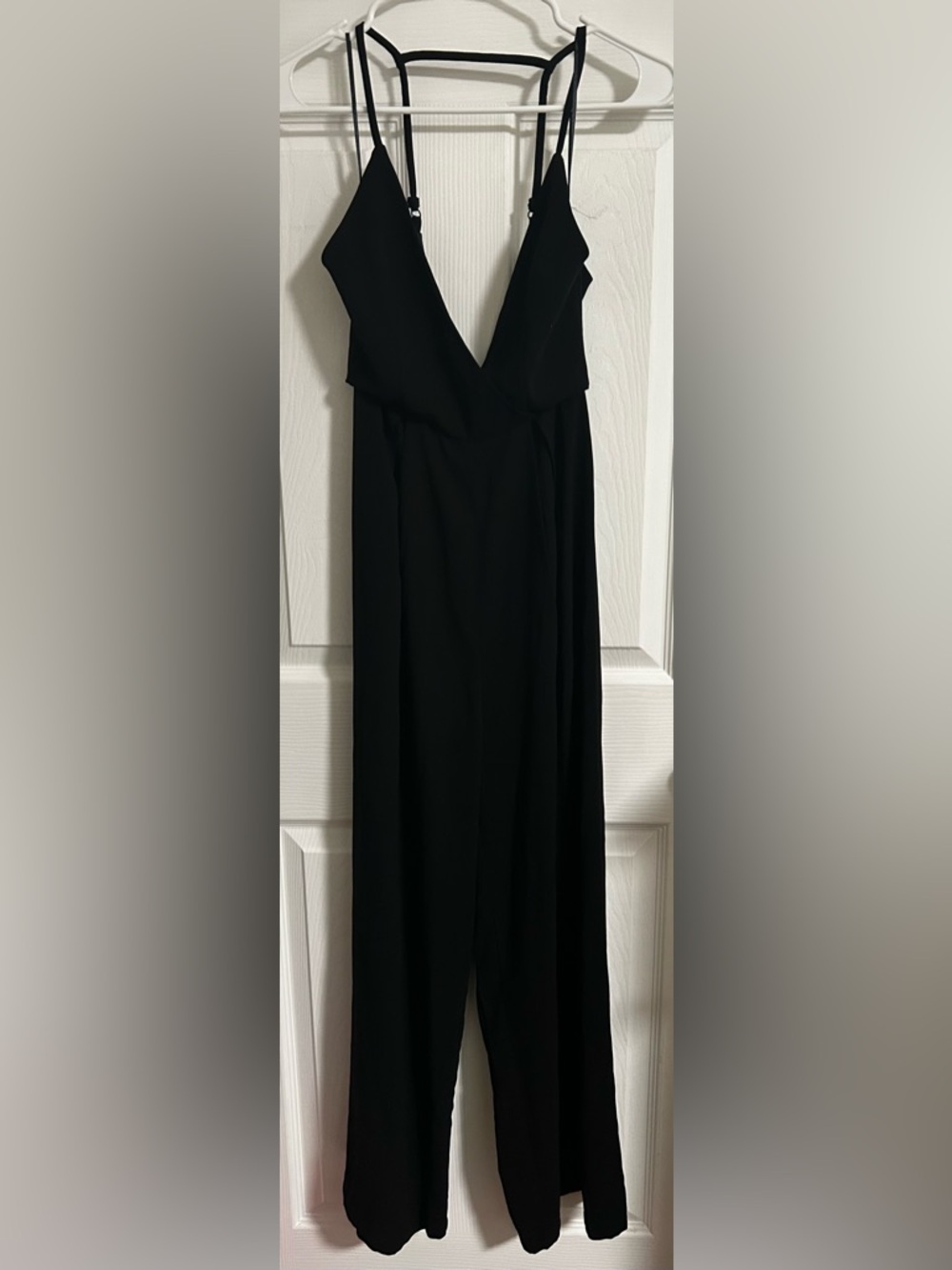Rumor Boutique V-Neck Spaghetti Strap Wide Leg Cropped Jumpsuit BLACK  Size: XS
